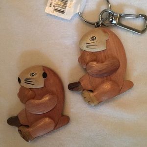 Matching Hand carved  Beaver Keychain & Magnet NWT